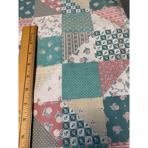 Vintage Style Cotton Fabric Patchwork Quilt 44" x 20" Floral & Geometric Pattern - Picture 2 of 5